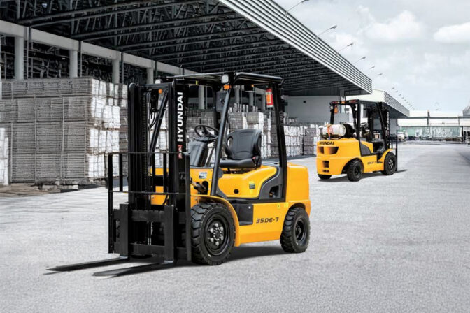 forklifts-and-hand-pallet-truck-rental-services-in-dubai-industries