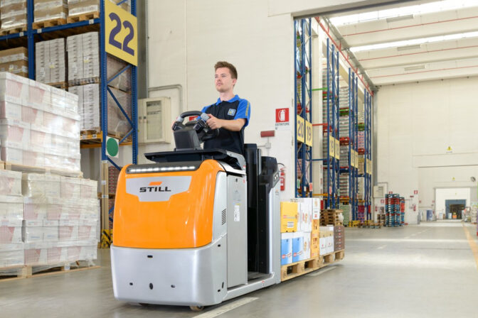 pallet-truck-rental-dubai-efficient-material-handling-equipment-by-o-rentals