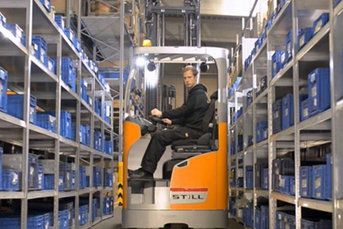 Warehouse Equipment Rental Dubai: How Order Pickers, Reach Trucks, Pallet Stackers & VNA Trucks Work for Your Operation