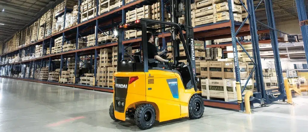 Electric forklift rental dubai
