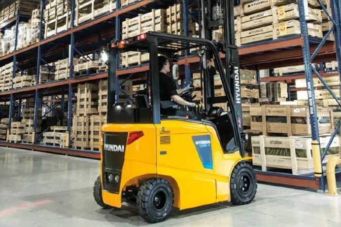 The Rise of Electric Forklifts in the UAE: Sustainability Meets Efficiency